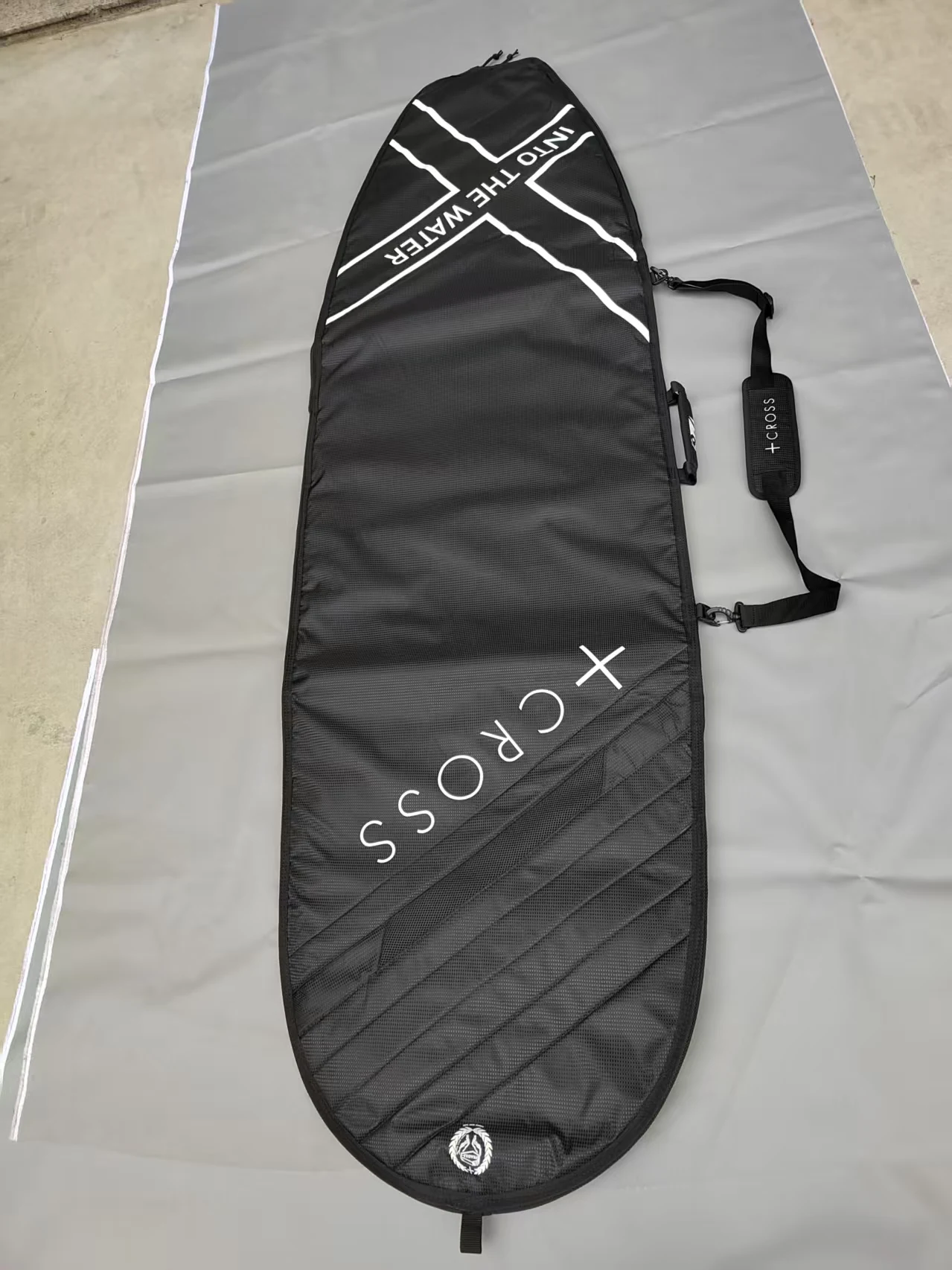 Complete padded surfboard bag and cover